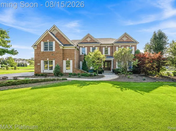 3812 S Shoreline Dr, Milford, MI 48381