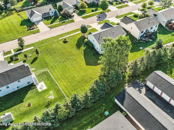 974 Franklin Farm Dr, Mason, MI 48854