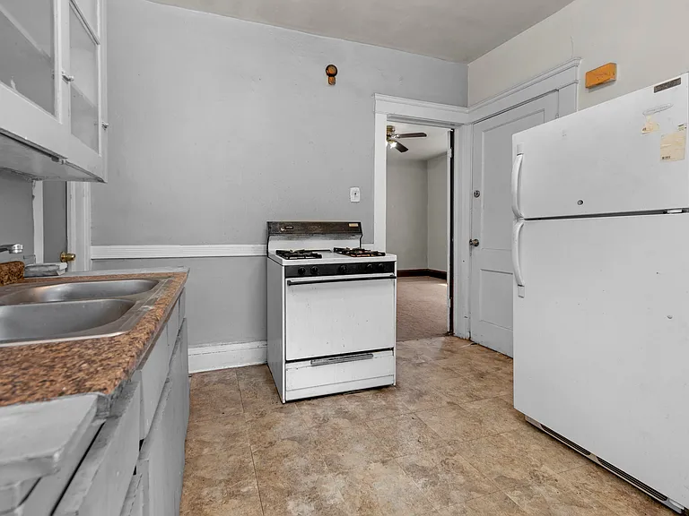 2828 E 125th St #D — Photo 13