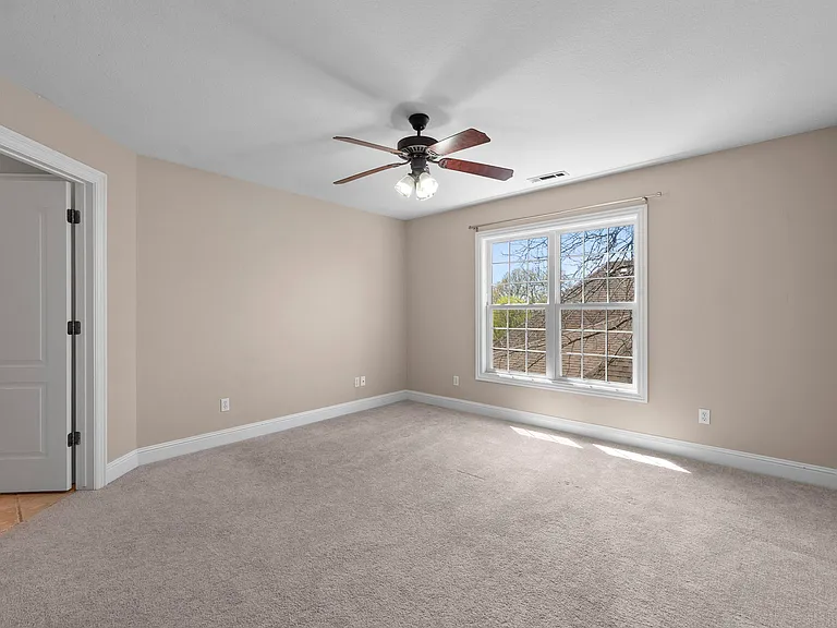 3902 NE Cadbury Ave — Photo 16