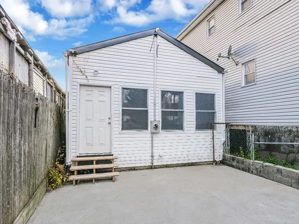 224 Amber St, Brooklyn, NY 11208