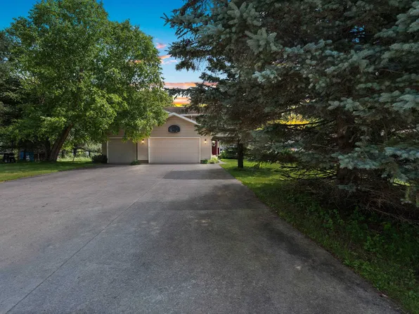 N8064 Island View Ln, Crivitz, WI 54114