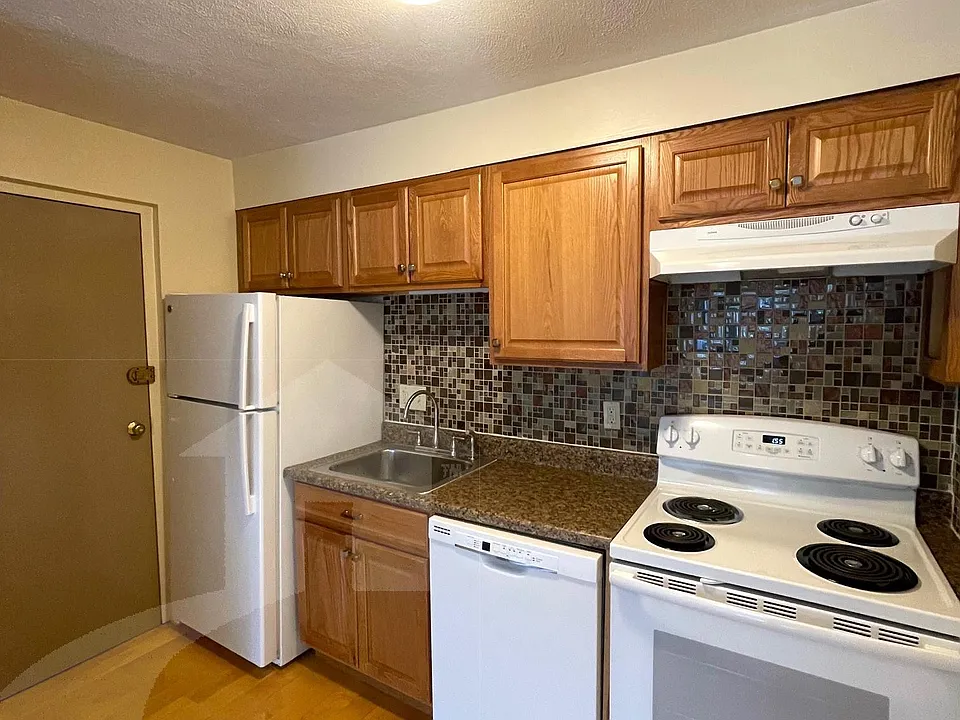 21 Franklin St #8