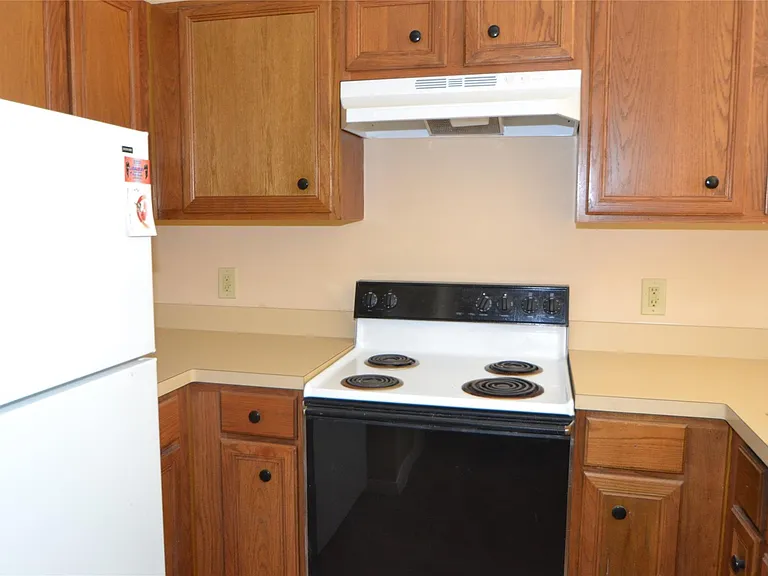 304 Dell Ct #6 — Photo 15