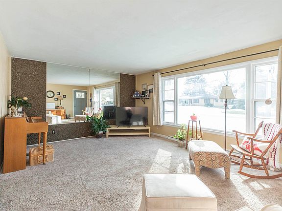 3rd image of 26363 Cottage Ave