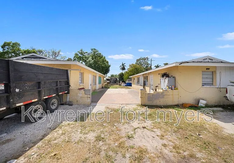 464A Carolina Ave — Photo 3
