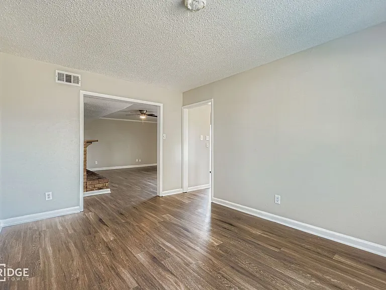9117 Fairmont Cir — Photo 6