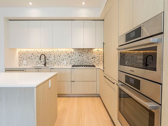 4th image of 2471 Saint George St #Penthouse 517