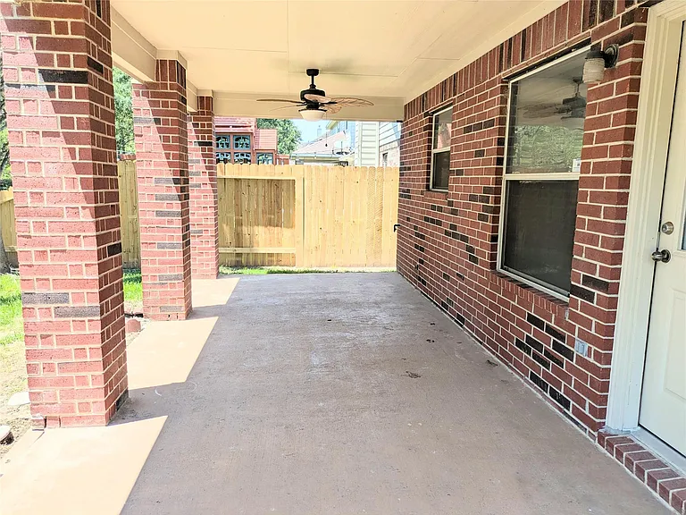 2716 Park Falls Dr — Photo 18