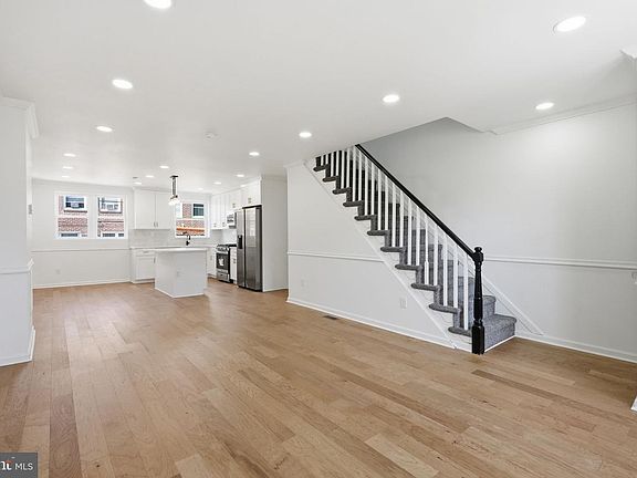 4th image of 236 Stearly St