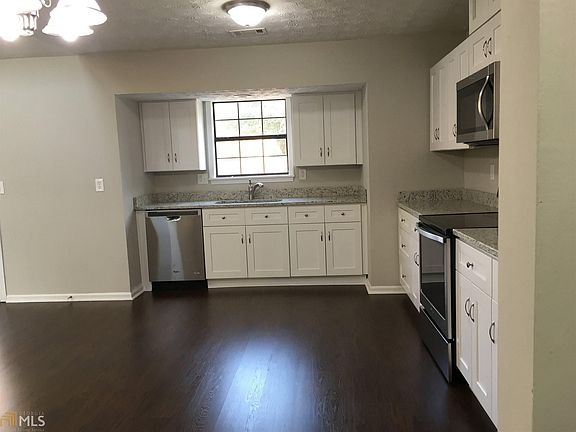 4th image of 149 Gaston Ct