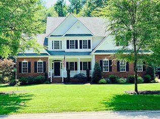 307 Comstock Dr, Colonial Heights, VA 23834