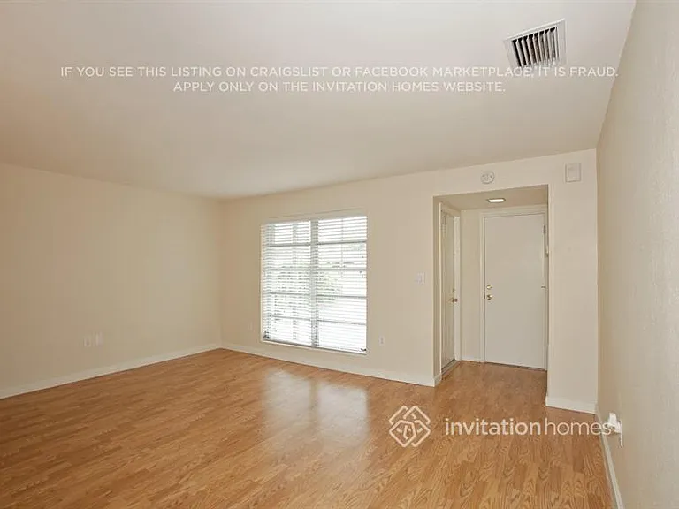 8407 NW 26th St — Photo 2