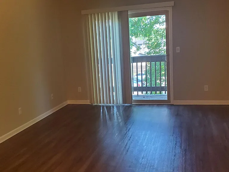Lone Star Apartments — Photo 13