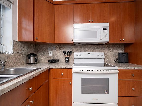 2nd image of 500 NE 26th St APT 5D