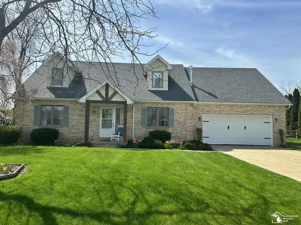 8295 Aberdeen Dr, Lambertville, MI 48144