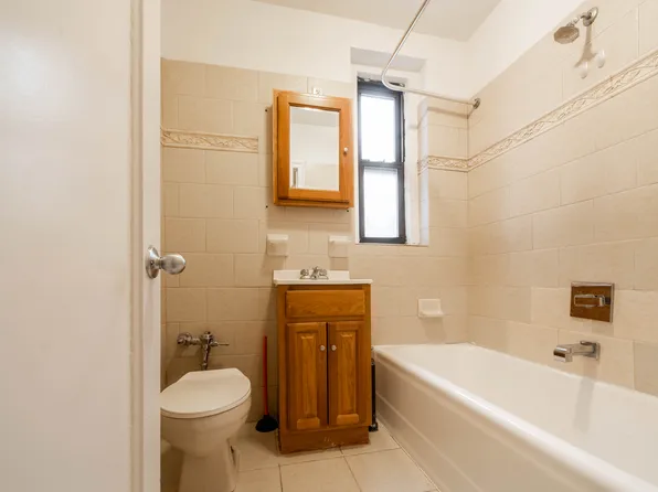 7714 Bay Parkway image 7 of 13