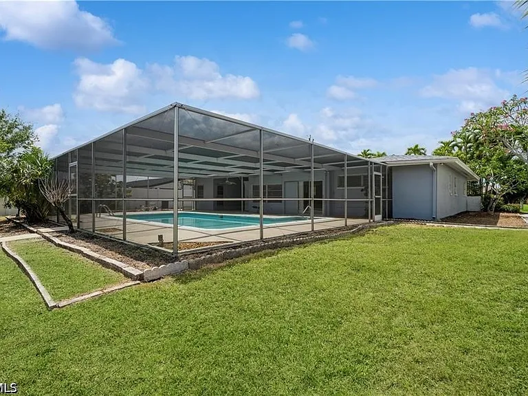 1453 Venetian Ct — Photo 38