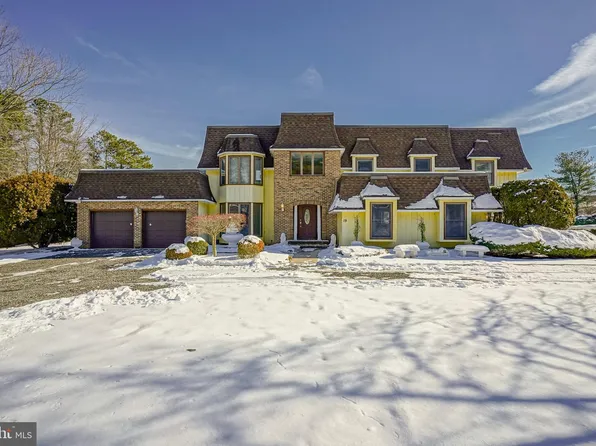19 Bronwood Dr, Voorhees, NJ 08043