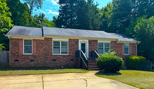 6717 W Friendly Ave Photo 1