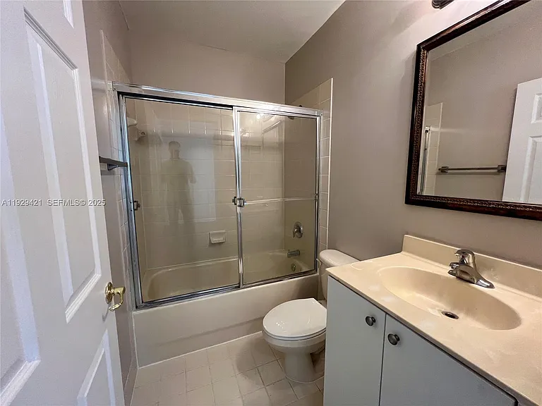 8208 SW 29th St #101 — Photo 15
