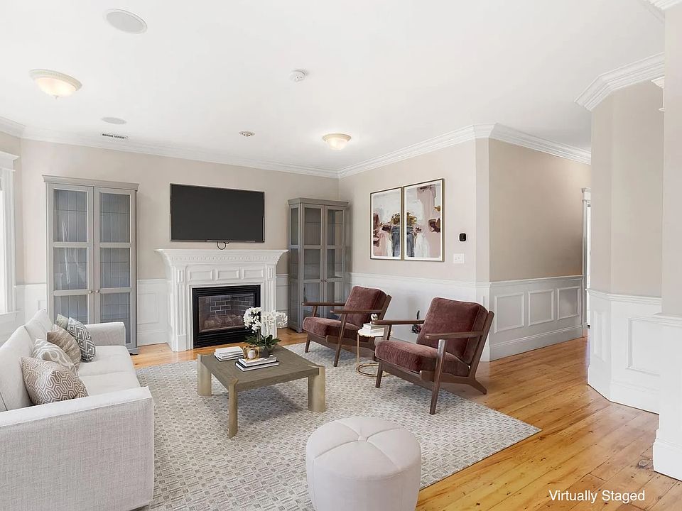 Oversized Living Room (staged)