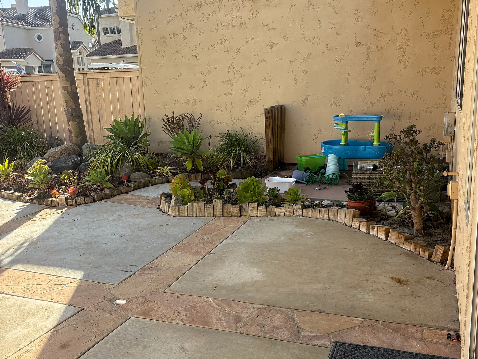2 bed, 2.5 bath, 1434 sqft, $3,900 — Photo 2