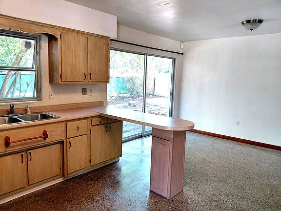 2nd image of 19 Diedrich St