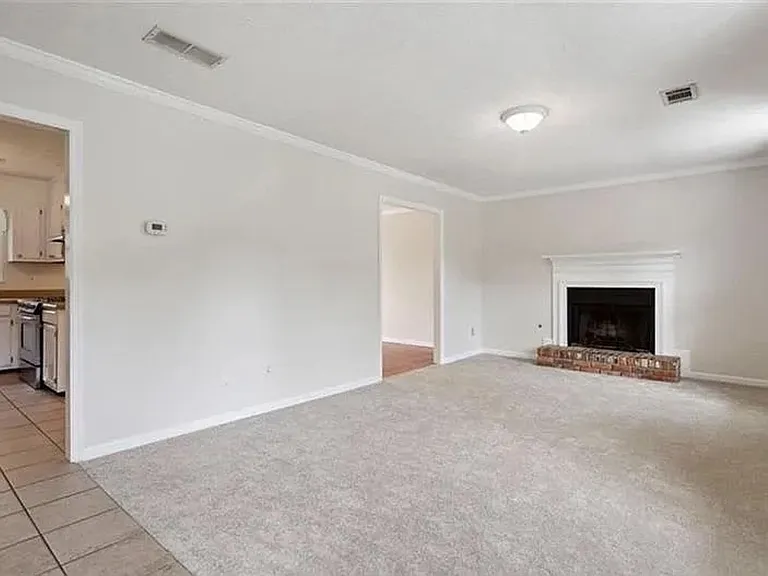 3081 Brooks Dr — Photo 6