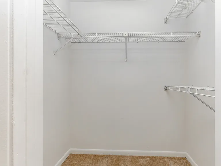 Spring Hill Apartments & Townhomes — Photo 17