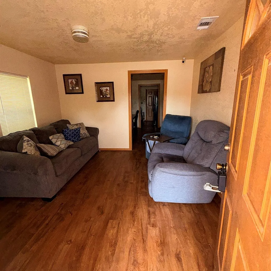 2 bed, 1.0 bath, 888 sqft, $1,250 — Photo 4