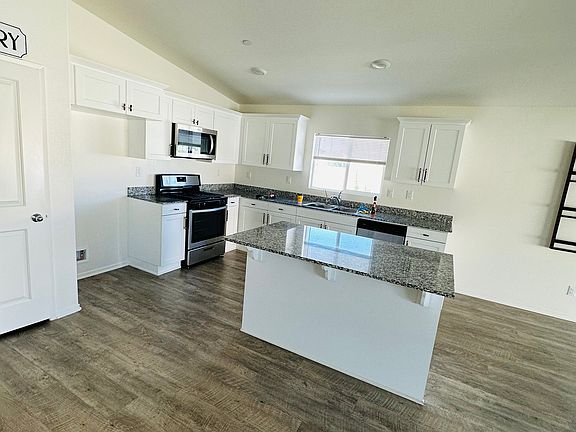 4th image of 5476 Tangerine Ave
