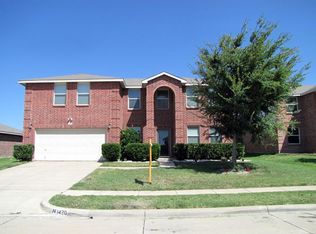 1420 Erin Dr, Burleson, TX 76028
