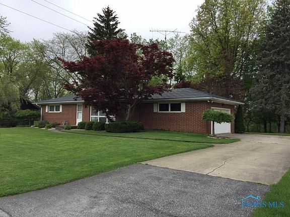 2nd image of 2032 SW Elm Dr
