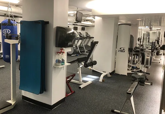 Rented by R New York | media 21