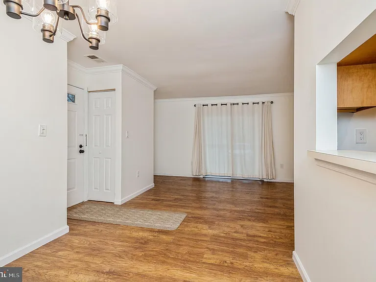 101 Quince Ct — Photo 12