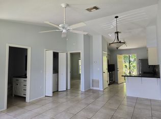 1900 Shadow Ln APT B, Englewood, FL 34224