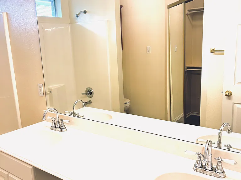 534 Meadow Ln — Photo 16