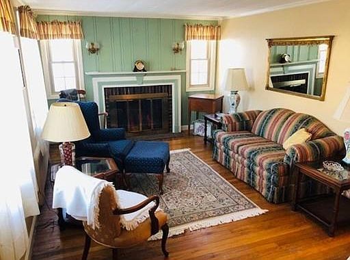 3rd image of 41 Deerfield St