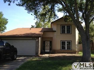 8730 Shallow Ridge Dr, San Antonio, TX 78239