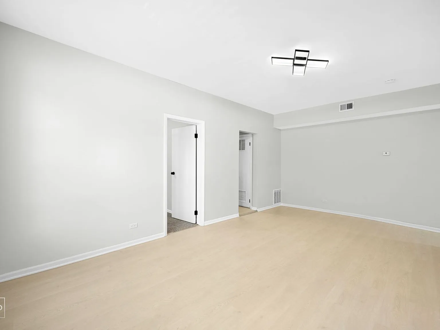 5047 S Champlain — Photo 3