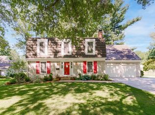 10512 Belinder Rd, Leawood, KS 66206