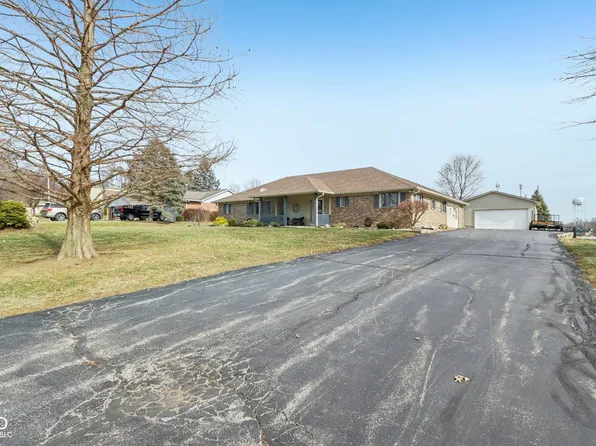545 Denny Dr, Mooresville, IN 46158