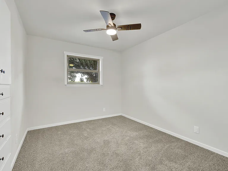 129 Young Ave — Photo 15