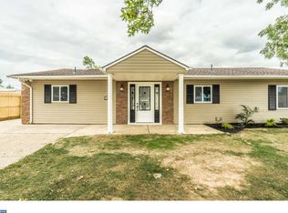 50 Fireside Ln, Levittown, PA