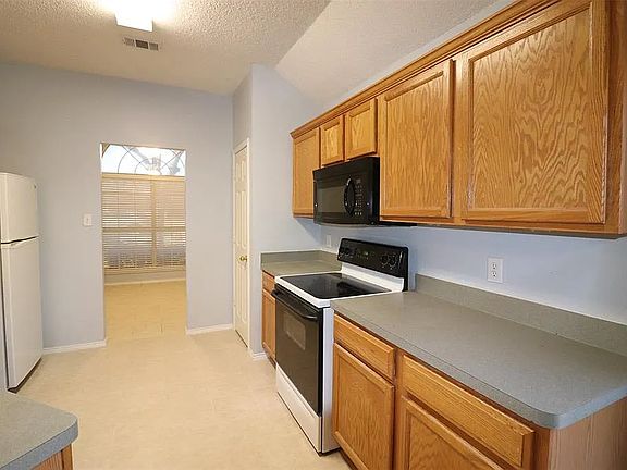 2nd image of 1281 Marchant Pl