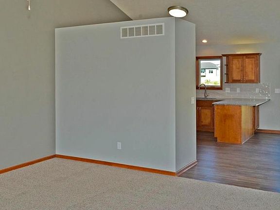3rd image of 7702 Himalayas Dr