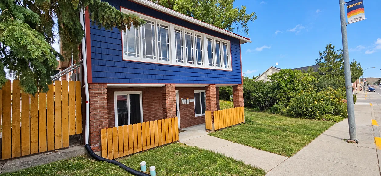 1015 Pine Ave — Photo 1