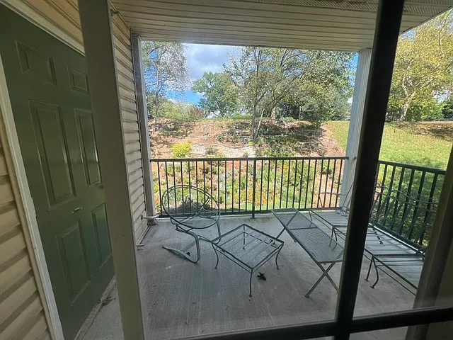 2 bed, 1150 sqft, $2,500 — Photo 3