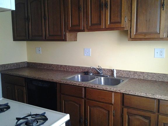 5th image of 1742 Cardwell St